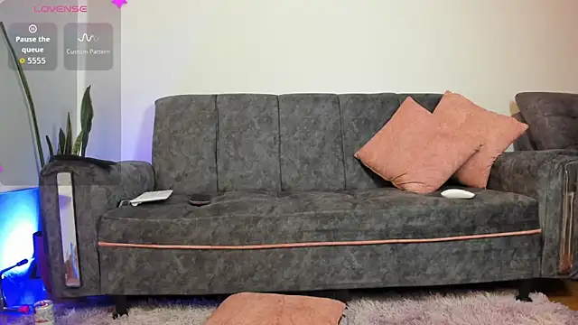 Snapshot of Daphnee-12 chatting on 20, 12, 2025 Daphnee-12 online show from 20, 12, 2025