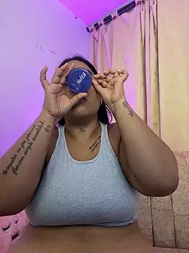 Snapshot of YenthCorona chatting on 29, 4, 2026 YenthCorona online show from 29, 4, 2026