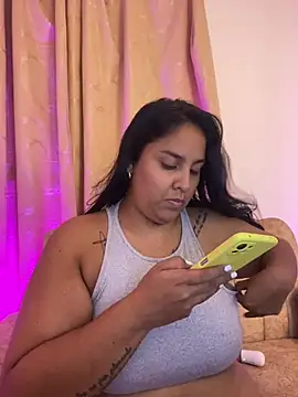 Snapshot of YenthCorona chatting on 19, 5, 2026 YenthCorona online show from 19, 5, 2026