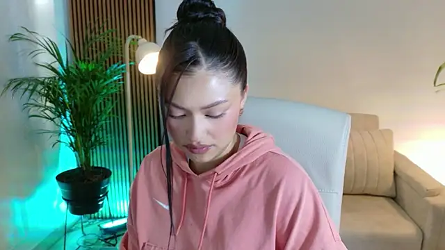 victoria   moon online show from 7, 1, 2026