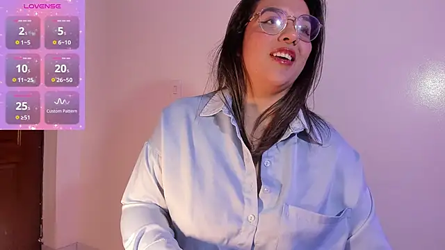 Snapshot of PandoraCherry_ chatting on 5, 12, 2025 PandoraCherry online show from 5, 12, 2025