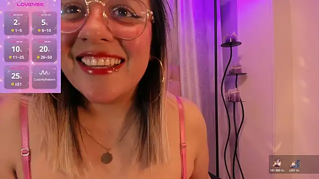 Snapshot of PandoraCherry_ chatting on 17, 12, 2025 PandoraCherry online show from 17, 12, 2025