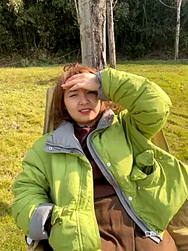 Snapshot of bibi347127 chatting on 5, 12, 2025 bibi347127 online show from 5, 12, 2025