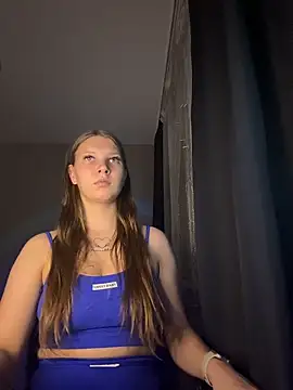 Snapshot of nelli_lux_ chatting on 15, 12, 2025 nelli lux online show from 15, 12, 2025