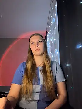 Snapshot of nelli_lux_ chatting on 15, 12, 2025 nelli lux online show from 15, 12, 2025