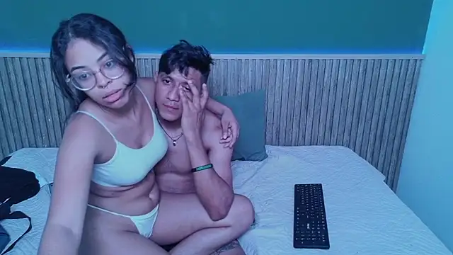 Snapshot of Violet_and_Dylan chatting on 5, 12, 2025 Violet and Dylan online show from 5, 12, 2025