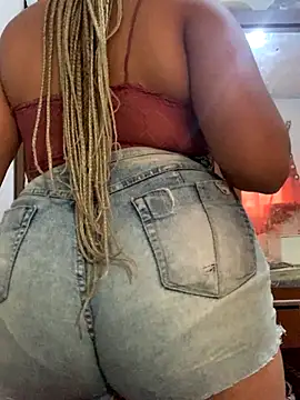 Snapshot of CorujinhaSafada chatting on 13, 12, 2025 CorujinhaSafada online show from 13, 12, 2025