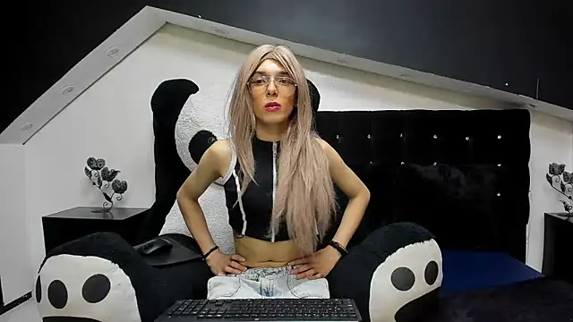 Snapshot of Lis_Pearson chatting on 1, 3, 2026 Lis Pearson online show from 1, 3, 2026