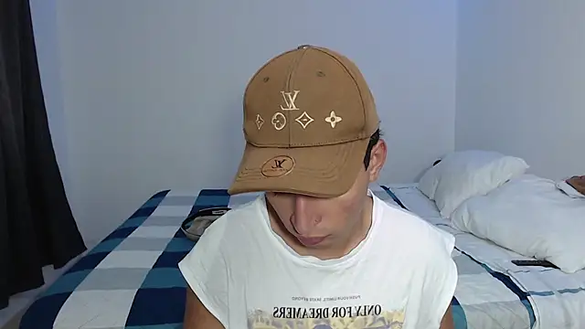 Snapshot of Dave_hot1 chatting on 14, 12, 2025 Dave hot1 online show from 14, 12, 2025