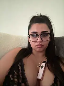 Wild Busty Niyah XX online show from 13, 3, 2026