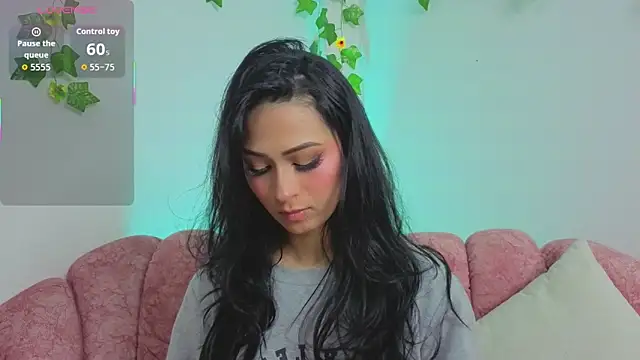 Snapshot of Madison_Cortes chatting on 15, 12, 2025 Madison Cortes online show from 15, 12, 2025