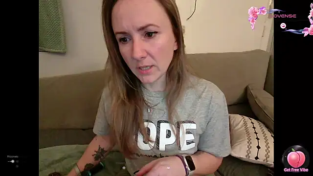 Snapshot of alluringpixie chatting on 5, 1, 2026 alluringpixie online show from 5, 1, 2026