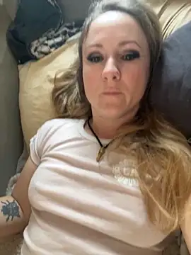 Snapshot of alluringpixie chatting on 5, 3, 2026 alluringpixie online show from 5, 3, 2026