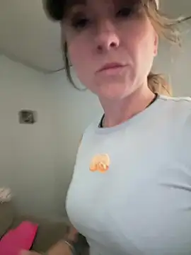 Snapshot of alluringpixie chatting on 15, 4, 2026 alluringpixie online show from 15, 4, 2026