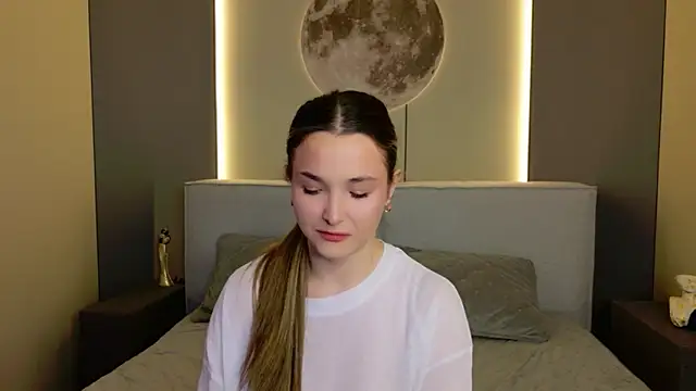 Lina Sinerz online show from 2, 3, 2026