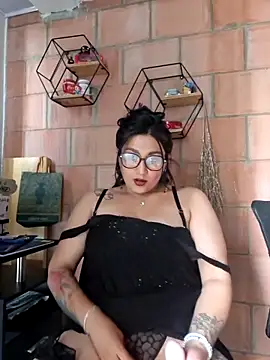 Magenta Moon online show from 2, 3, 2026