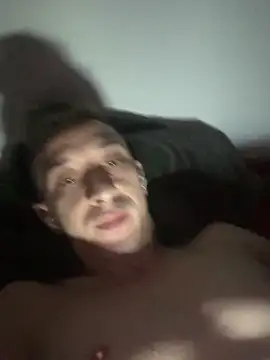 Snapshot of Leo-frm chatting on 18, 12, 2025 Leo-frm online show from 18, 12, 2025