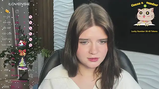 Snapshot of LanaTreades chatting on 13, 12, 2025 LanaTreades online show from 13, 12, 2025