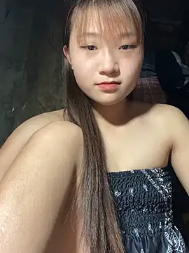 Snapshot of hinata-xx chatting on 6, 4, 2026 hinata-xx online show from 6, 4, 2026