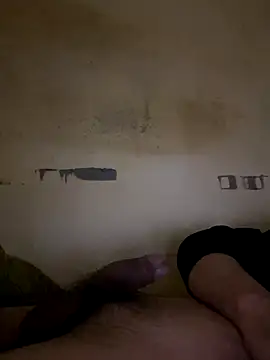 Snapshot of Cubee chatting on 5, 12, 2025 Cubee online show from 5, 12, 2025