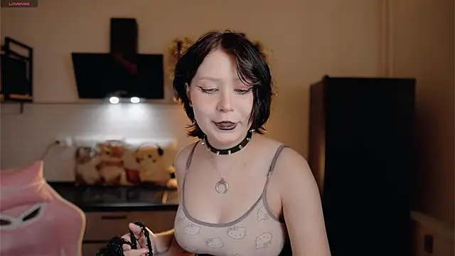 Snapshot of Nickari chatting on 11, 7, 2026 Nickari online show from 11, 7, 2026