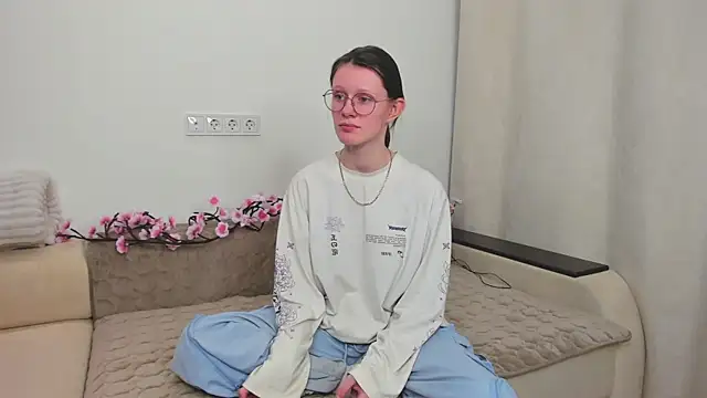 Snapshot of RoxyHerena chatting on 22, 12, 2025 RoxyHerena online show from 22, 12, 2025