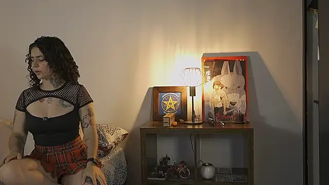 Estefania Velez online show from 6, 4, 2026