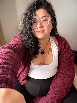 Snapshot of VanesssaMilf_ chatting on 12, 3, 2026 VanesssaMilf online show from 12, 3, 2026