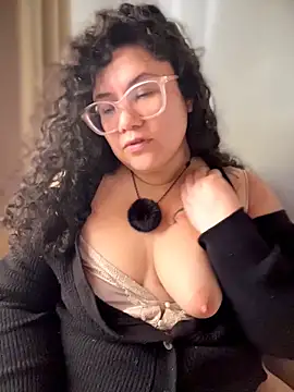 Snapshot of VanesssaMilf_ chatting on 14, 4, 2026 VanesssaMilf online show from 14, 4, 2026