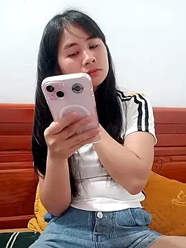 Him MountainGirl online show from 14, 4, 2026