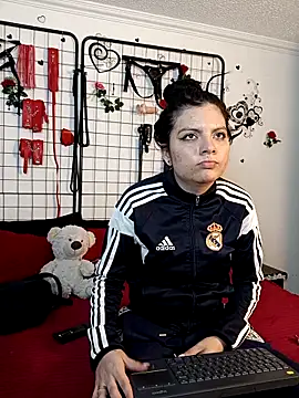 Snapshot of latinn_girls chatting on 17, 12, 2025 latinn girls online show from 17, 12, 2025