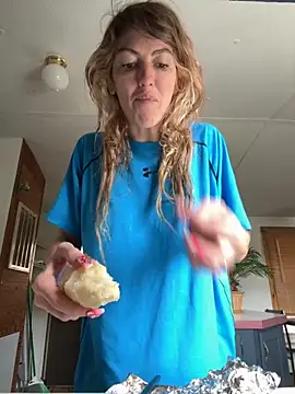 Snapshot of CelestialRuby chatting on 6, 10, 2025 CelestialRuby online show from 6, 10, 2025