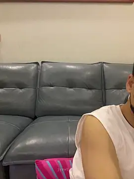 Snapshot of kimze7 chatting on 7, 6, 2026 kimze7 online show from 7, 6, 2026