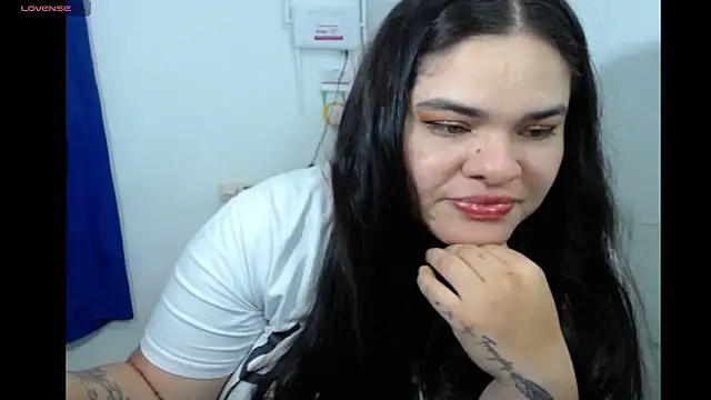 Snapshot of NinaFuentes2X chatting on 22, 5, 2026 NinaFuentes2X online show from 22, 5, 2026