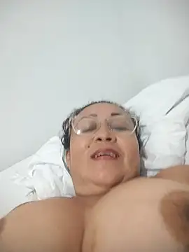 Snapshot of Nini_Love_ chatting on 5, 2, 2026 Nini Love online show from 5, 2, 2026