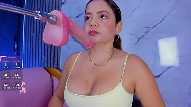 Snapshot of shayra_boobs2 chatting on 16, 2, 2026 shayra boobs2 online show from 16, 2, 2026