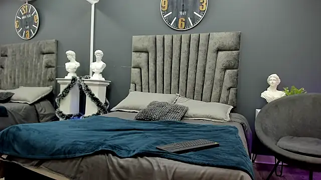 Snapshot of kevin__warhol chatting on 17, 12, 2025 kevin warhol online show from 17, 12, 2025