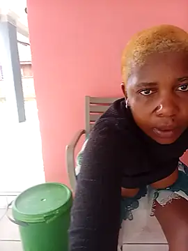 Snapshot of SexyMbali_01 chatting on 14, 12, 2025 SexyMbali 01 online show from 14, 12, 2025