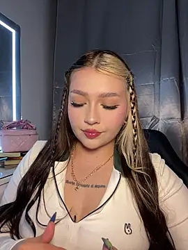 Daniela ruizz online show from 14, 7, 2026