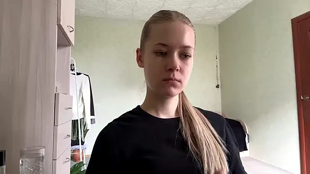 ZaidaSchwarten online show from 19, 4, 2026