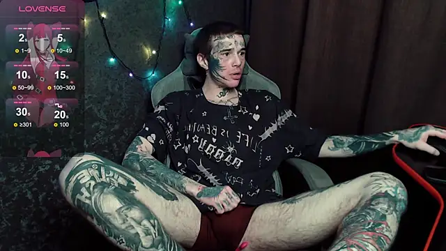 Snapshot of lonelycry7tal chatting on 22, 12, 2025 lonelycry7tal online show from 22, 12, 2025