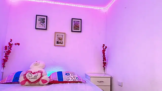 Aurora Dolce online show from 3, 3, 2026