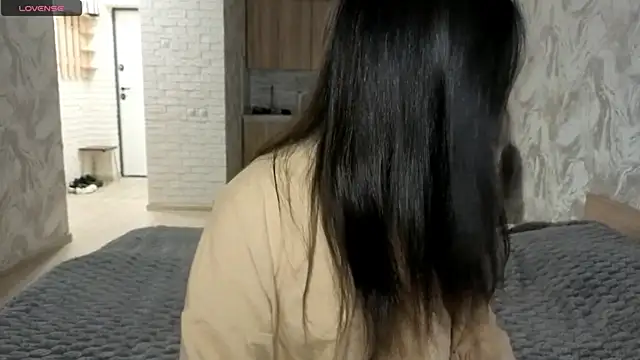 Qwami Amie online show from 22, 5, 2026