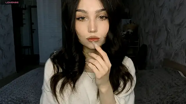 Qwami Amie online show from 28, 5, 2026