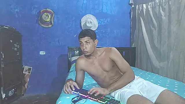 Snapshot of Liam_Thomas chatting on 14, 12, 2025 Liam Thomas online show from 14, 12, 2025