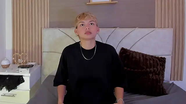 tefi meow  online show from 22, 4, 2026