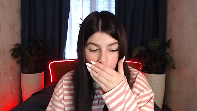 KisaModel online show from 5, 2, 2026