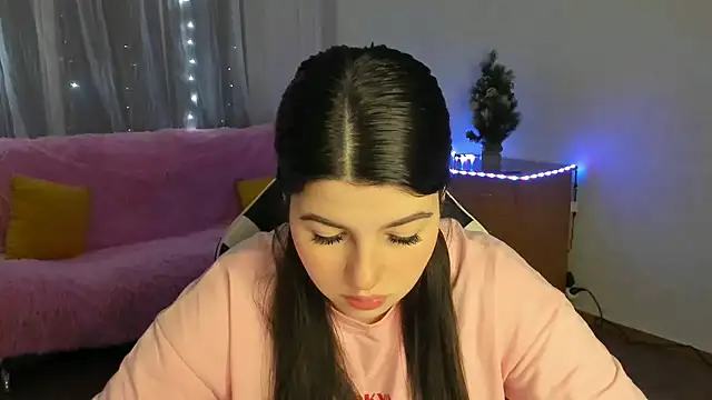 KisaModel online show from 11, 2, 2026