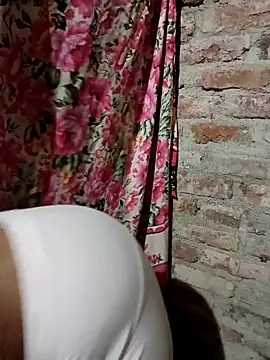 Snapshot of your_neha22 chatting on 18, 12, 2025 your neha22 online show from 18, 12, 2025