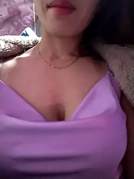 Snapshot of Comb-bii chatting on 13, 12, 2025 Comb-bii online show from 13, 12, 2025